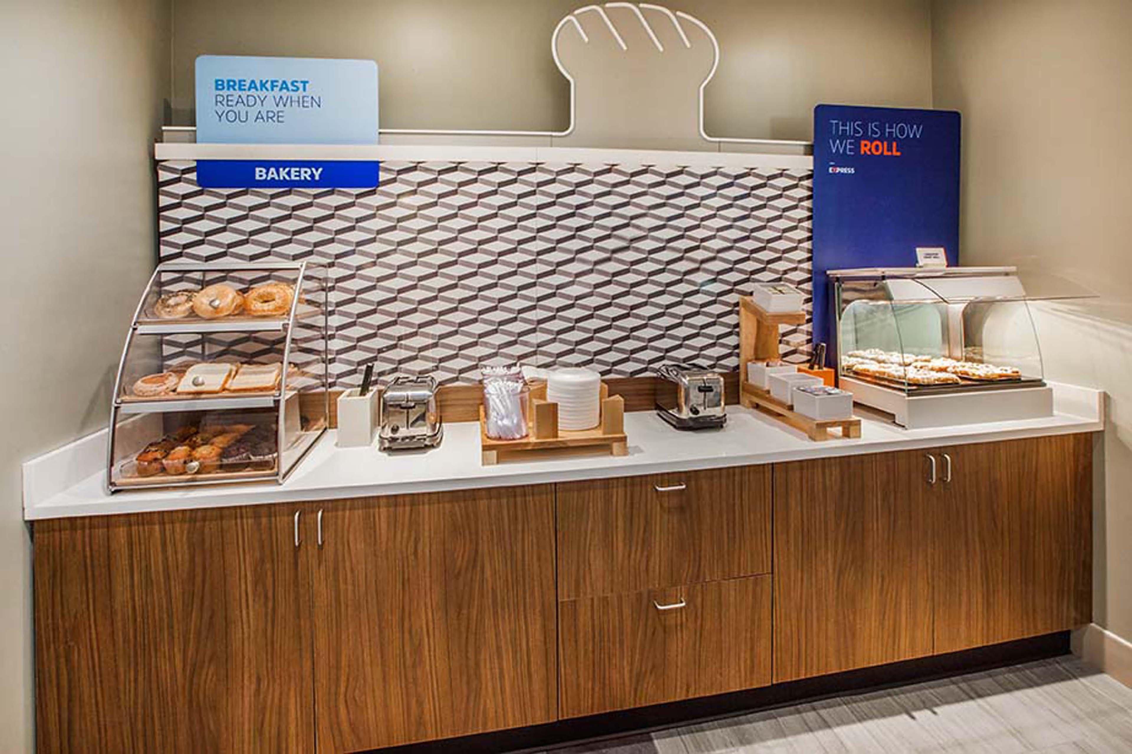 Holiday Inn Express & Suites Vaudreuil-Dorion By Ihg Bagian luar foto